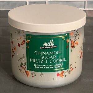 Bath & Body Works Cinnamon Sugar Pretzel Cookie Candle